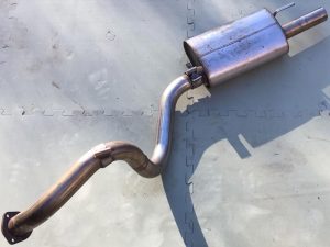 Pre-airbag DB7 exhaust r/h over axle and rear expansion box.